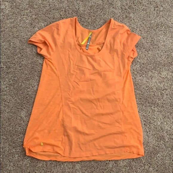 Bundle of 3 workout shirts! - Picture 6 of 7
